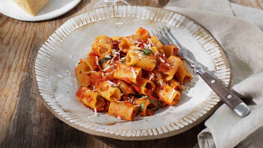 Zeta-Pastamore-med-het-tomatsas